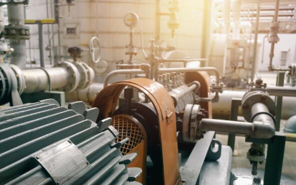 單相電機(jī)里電容的作用是什么？