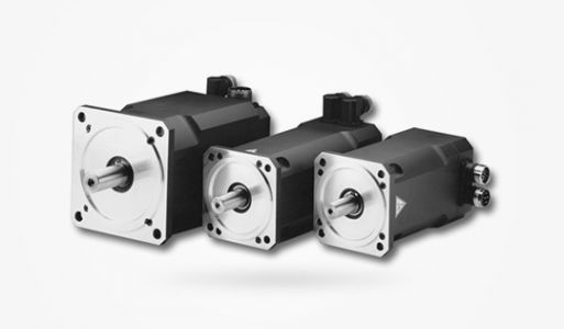 單相電機為什么用兩個電容器（介紹單相電機運行原理及電容器的作用）