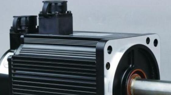 變頻器如何控制雙速電機(jī)轉(zhuǎn)速（詳細(xì)介紹控制原理及實現(xiàn)方法）