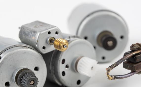 輸電線路的基本防雷措施，變配電所的防雷措施